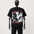 Arrière du t-shirt "La Haine" de Gotham Mahtgo. Ce t-shirt est noir, dessus il y a des images issues du film La Haine faites en sérigraphie. Ainsi que des textes rouges également issus du film La Haine.
Mannequin : Squelette de dos